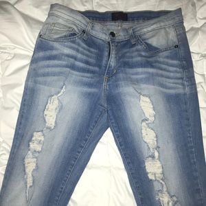 Distressed crop stretch jeans EUC